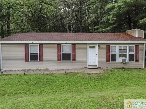 29 Northwood Dr, High Bridge, NJ 08829