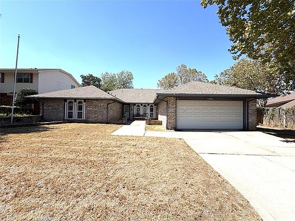 3rd image of 9217 Sutton Pl