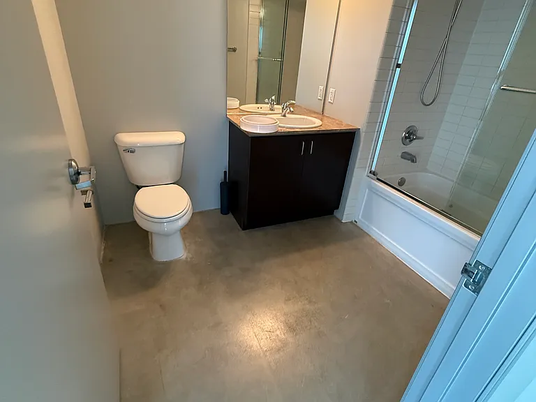 285 W 6th St #525 — Photo 27