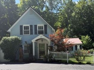 83 Powder Mill Rd, Valley Falls, NY 12185