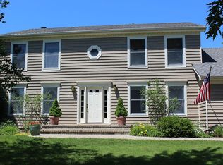 1088 Breckenridge Ave, Lake Forest, IL 60045