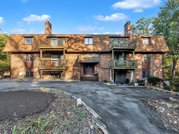 3626 38th St APT 24, Rock Island, IL 61201