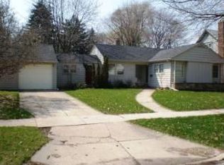 319 73rd St, Kenosha, WI 53143