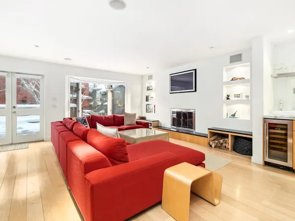 16 Mountain Reach Mews Road, Stratton, VT 05155