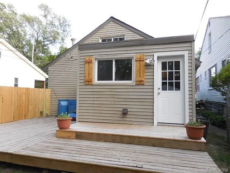 279 Vester St — Photo 14