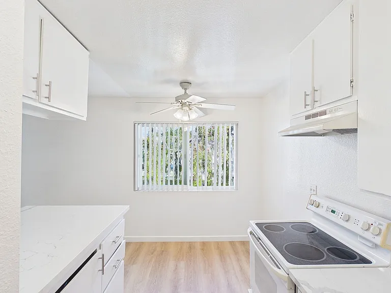 298 Eddie Dr — Photo 21