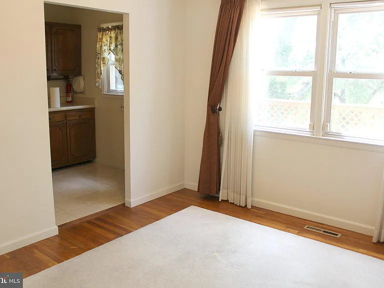 1120 Linkside Dr — Photo 4