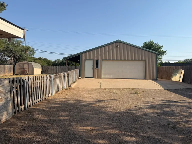 4213 W Farmers Ave — Photo 2