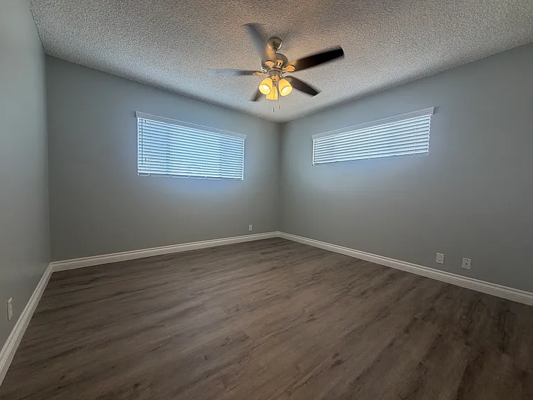 535 Ohio Ave #3 — Photo 9