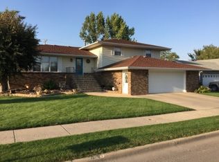 720 11th St W, Williston, ND 58801