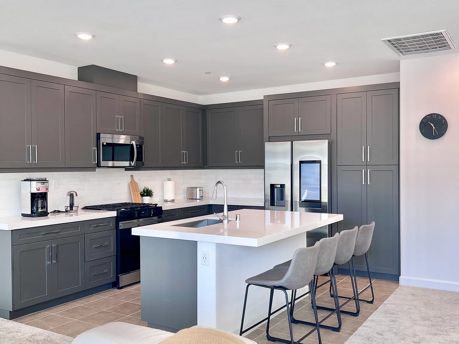 2 bed, 1500 sqft, $4,250 — Photo 3