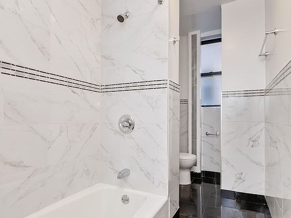 5th image of 164 Waverly Pl APT 2C