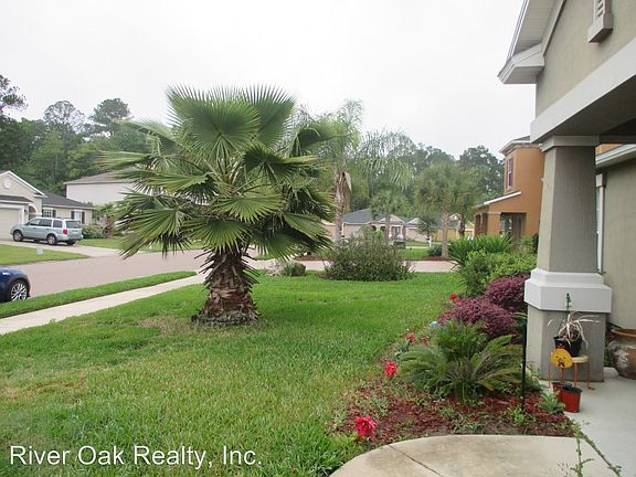 3rd image of 2810 Woodstone Dr