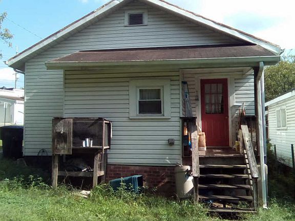 2nd image of 1215 Buena Vista Blvd SE