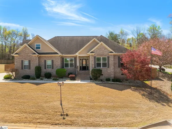2 Talavera Ln, Greer, SC 29651
