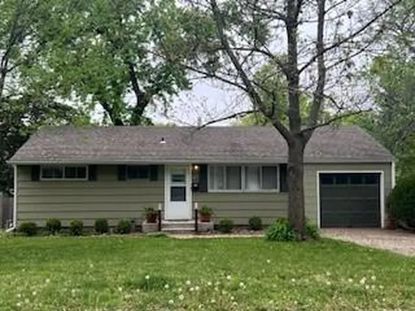 7834 Birch St, Prairie Village, KS 66208