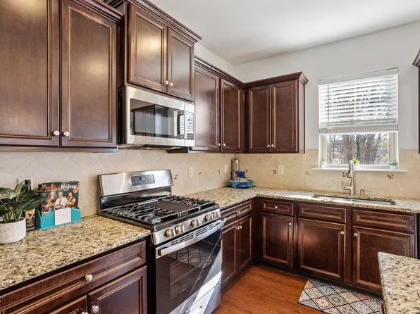 223 Genoa Ln, Clayton, NC 27527