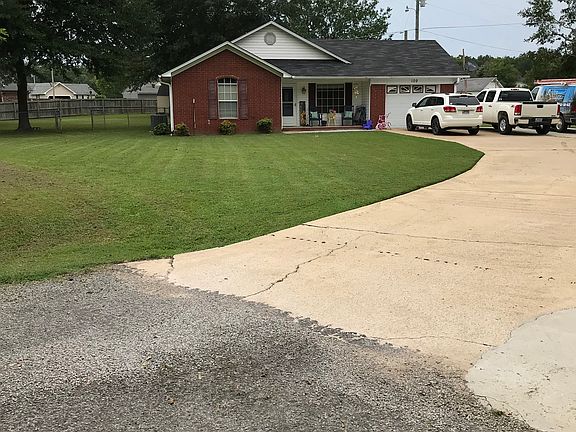 3rd image of 109 Ashley Dr