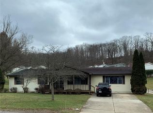 1 Knottingham Mnr, Williamstown, WV 26187
