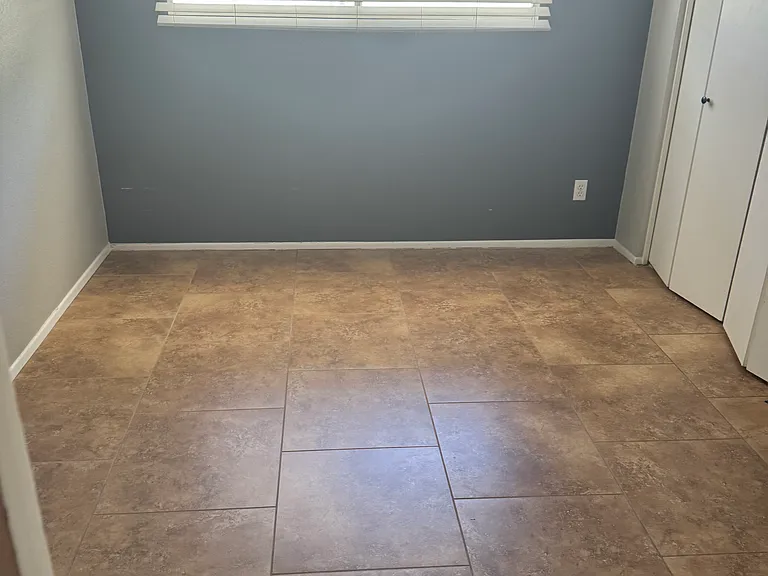 2302 E Loyola Dr — Photo 12