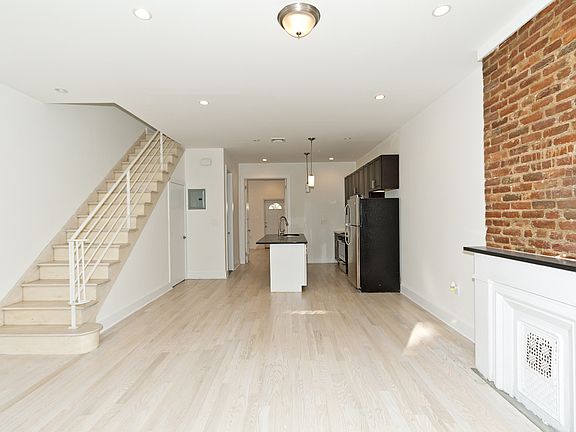 4th image of 1239 Putnam Ave