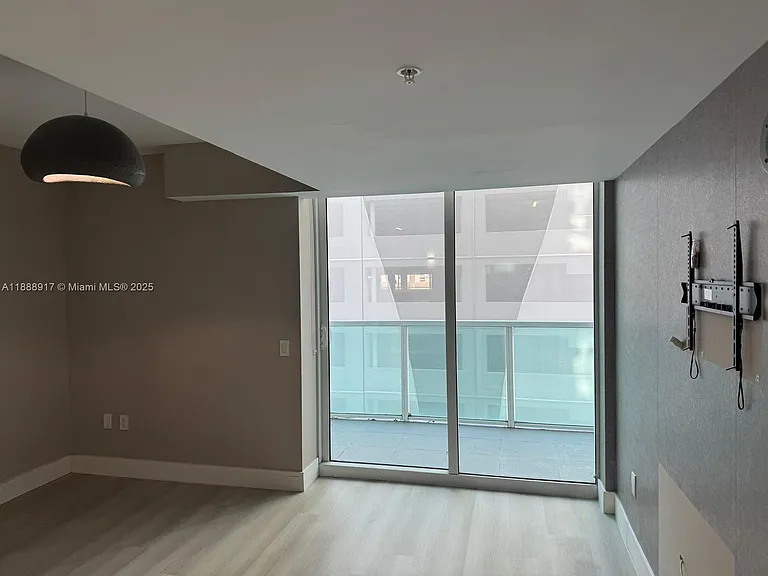 41 SE 5th St #501 — Photo 14