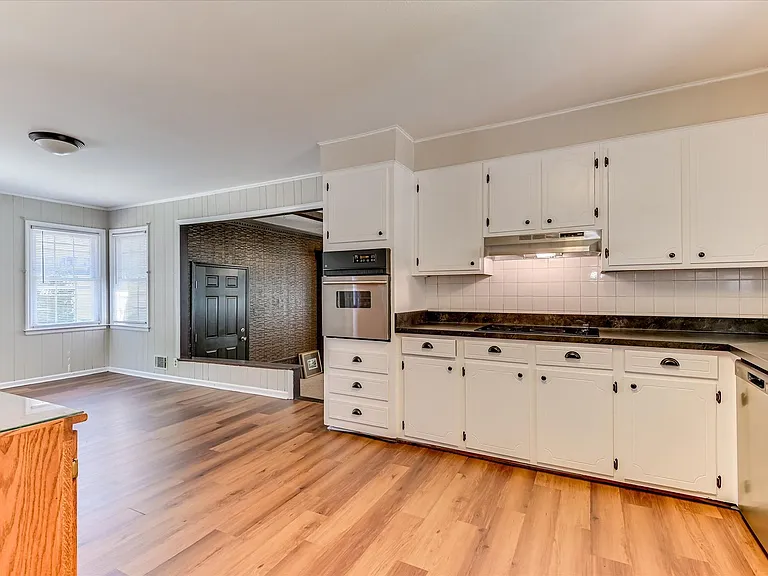 2705 Bolling Rd — Photo 14