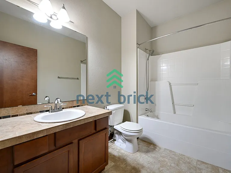 3813 NE 3rd Pl — Photo 23