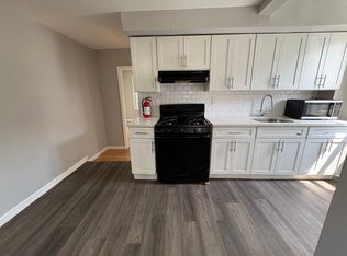 206 Peshine Ave #B, Newark, NJ 07108