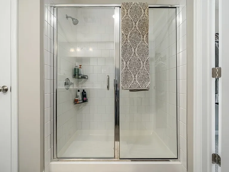 1033 Quarry Oak Dr — Photo 3