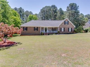 1755 Skyland Glen Dr, Snellville, GA