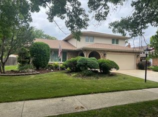 11906 Oregon Trl, Orland Park, IL 60467