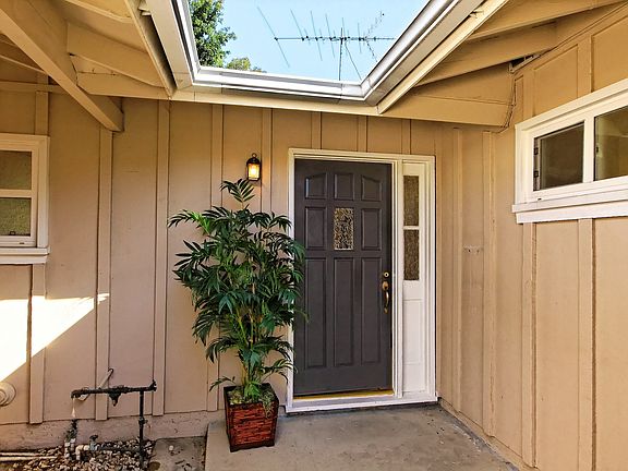 2nd image of 23519 Sylvan St