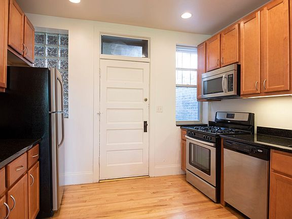 4th image of 3056 N Ashland Ave #2