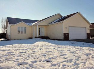 729 16th Ave W, West Fargo, ND 58078
