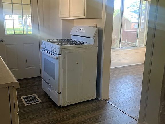 5th image of 114 Avondale Ave