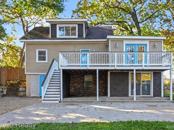 1086 Wilson Dr, Lapeer, MI 48446
