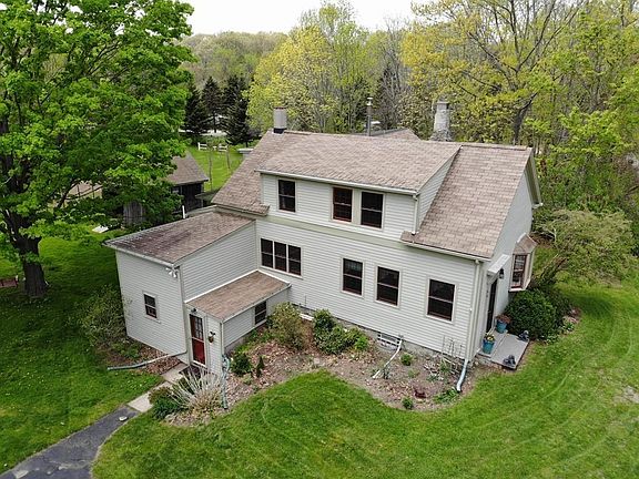 3rd image of 157 Bachelor St