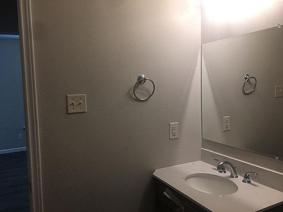 5th image of 5983 Robinwood Ln