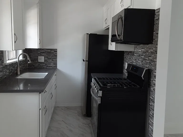 2120 W 12th St #100 — Photo 1