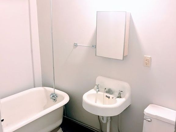 2nd image of 1051-1055 Pennsylvania Ave #201