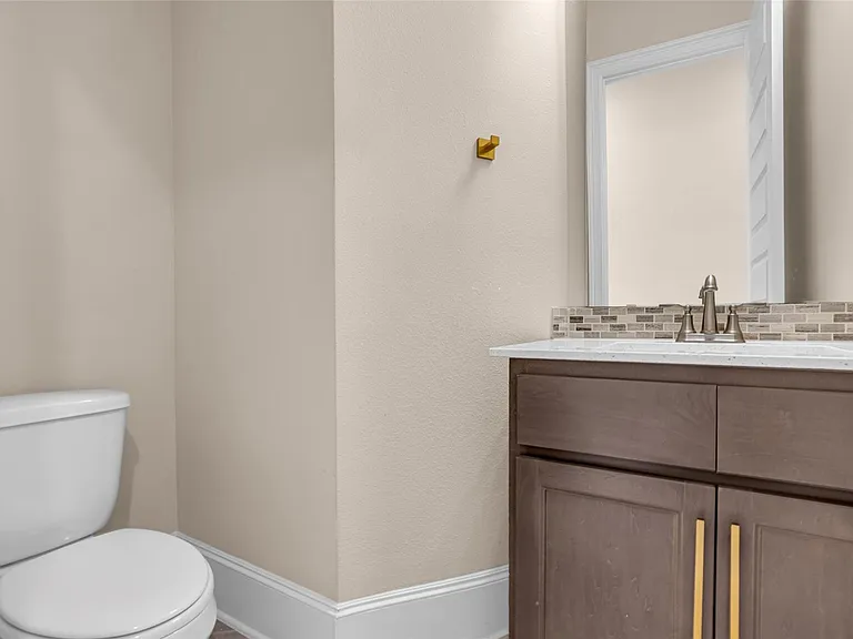 2718 Newbury Island Ln — Photo 13