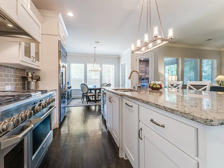 4008 N Cresthaven Rd — Photo 12