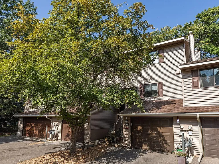105B South Dr — Photo 17