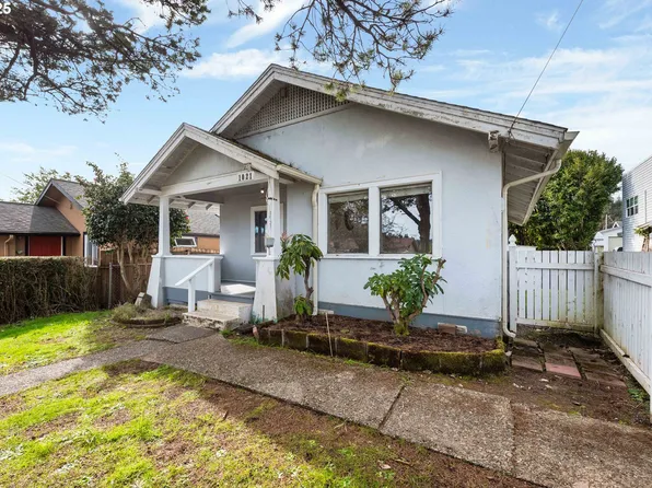 1021 S 5th St, Coos Bay, OR 97420