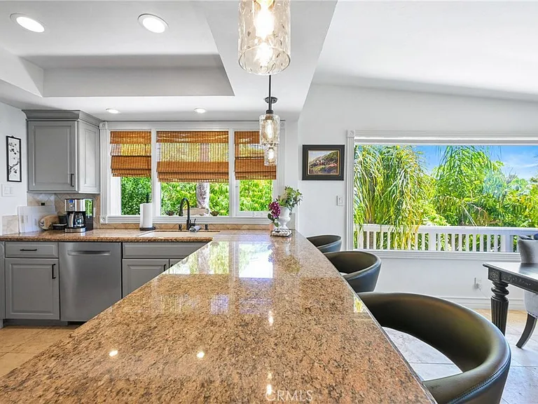 875 Coast View Dr — Photo 50