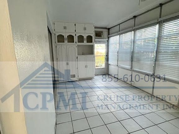 5th image of 120 Isle Of Venice Dr #1