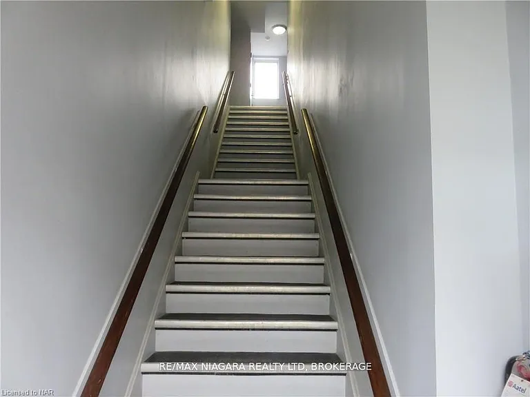 58 Jarvis St N #202 — Photo 2