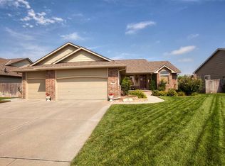 3949 N Lake Ridge Ct, Wichita, KS 67205