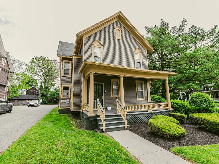 49 Vick Park #1 — Photo 13